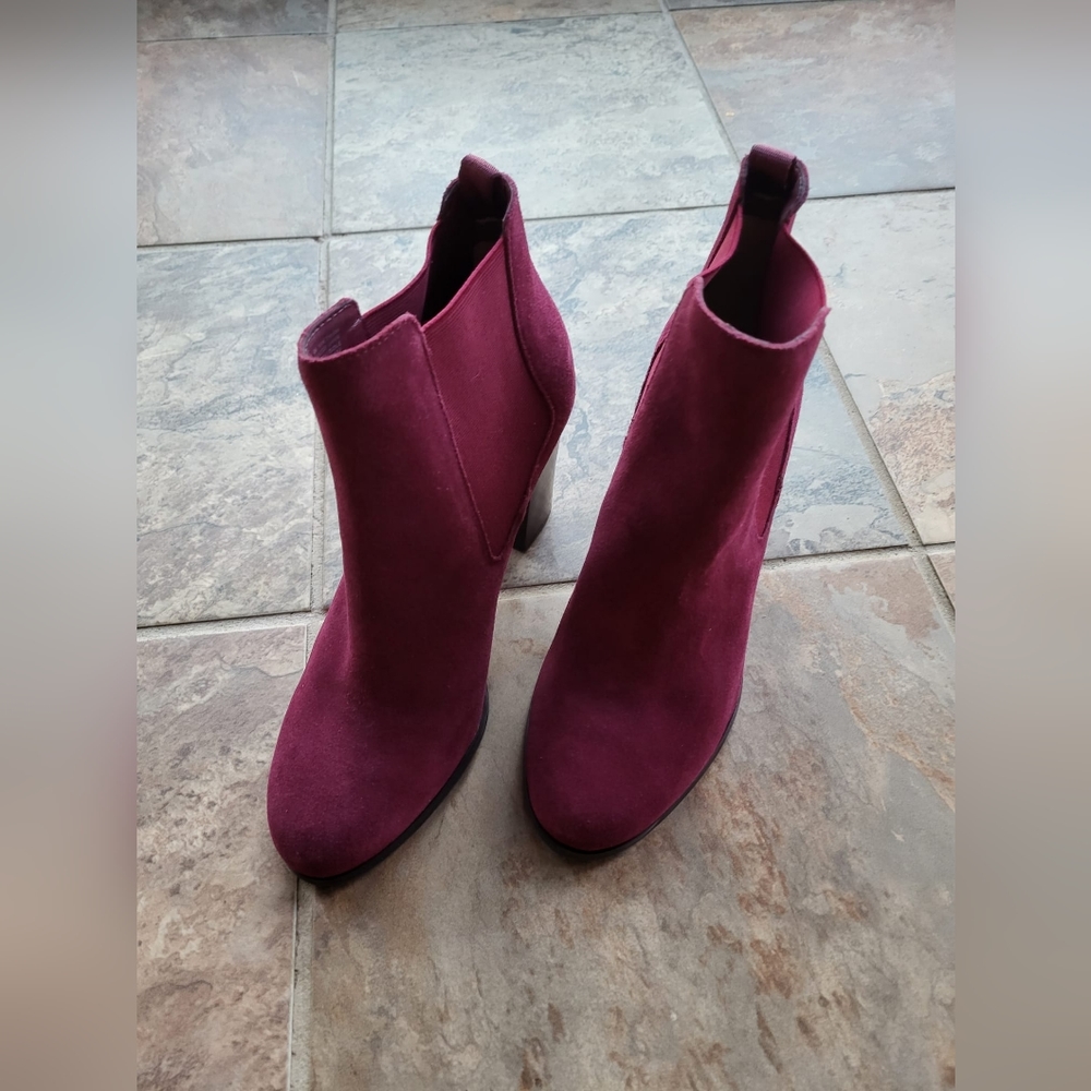 MK Michael Kors Women's Chelsea Boots Lottie Size 9.5 Dark Berry Suede - Picture 13 of 15
